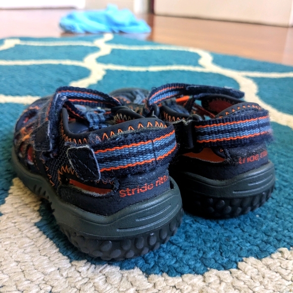 Kids Stride Rite Strapped Sandals - Durable, Adjustable, and Comfortable Outdoor - Picture 2 of 8